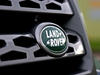 Тест-драйв Land Rover Freelander 2. Фронтальный шильдик "Land Rover"