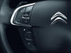 Citroёn C4. Рулевое колесо и логотип "Citroёn"
