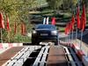 Audi Q7 на горке. Вид спереди