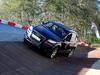 Audi Q7 на искусственных неровностях. Вид спереди