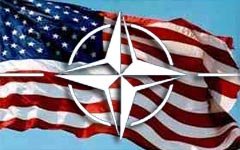 Америка нам не верит. Но призывает верить ей