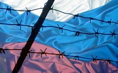 Россию давно бомбят, но пока – информационно