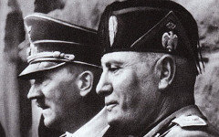 Адольф Гитлер и Бенито Муссолини. Фото с сайта velesova-sloboda.org