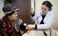 Пенсионерка на приеме у врача 