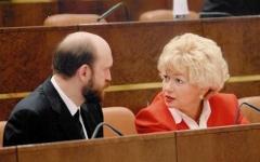Людмила Нарусова. Фото с сайта l-narusova.ru