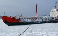 Танкер «Каракумнефть». Фото с сайта sakhalinmedia.ru
