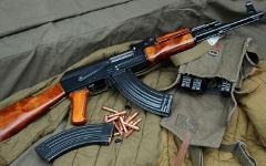 Автомат Калашникова. Фото пользователя Alex07 с wikipedia.org