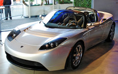 Спортивный электромобиль Tesla Roadster. Фото пользователя Flickr Plug In Americ