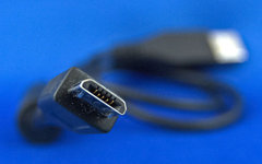 Разъем USB Micro-B. Фото с сайта wikimedia.org