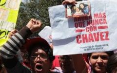Демонстранты. Фото с сайта chavez.org.ve