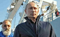 Владимир Путин во время поездки на о. Гогланд. Фото с сайта kremlin.ru