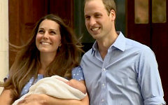 Принц и принцесса с сыном. Фото пользователя Твиттер @BritishMonarchy