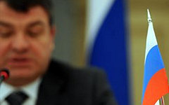 Анатолий Сердюков. Фото Cherie Cullen с сайта defense.gov