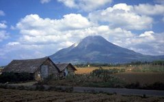 Гора Синабунг. Фото с сайта wikimedia.org