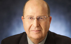 Моше Яалон. Фото Reuven Kapuscinski с сайта wikimedia.org