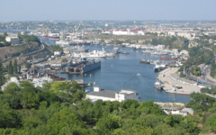 Южная бухта Севастополя. Фото с сайта wikipedia.org