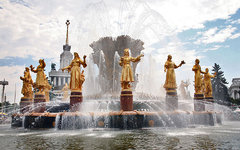 Фонтан «Дружба народов». Фото Андрея Коновалова с сайта wikimedia.org 