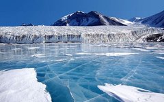 Лед на озере Фрикселл. Фото с сайта wikimedia.org