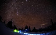 Метеорный поток Геминиды. Фото с сайта tinvui.tk