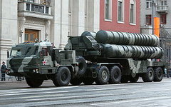 Зенитный ракетный комплекс С-400 «Триумф». Фото с сайта wikimedia.org