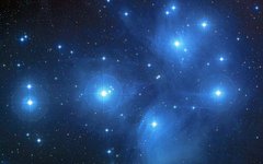 «Синие звезды» (Плеяды). Фото с сайта hubblesite.org