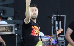 Сергей Шнуров резко ответил Иосифу Пригожину об «уродовании молодежи»
