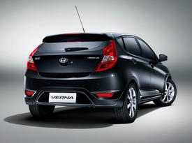 Hyundai Verna Hatchback. Вид сзади. Фото Hyundai