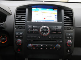 Nissan Pathfinder. Центральная консоль