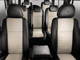 Пятидверный Land Rover Defender Raw Limited Edition. Сиденья