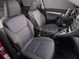 Toyota Matrix. Передние сиденья
