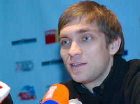 Виталий Петров на пресс-конференции Гонки Звезд 2011