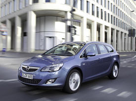 Opel Astra Sports Tourer. Фото 2 Opel