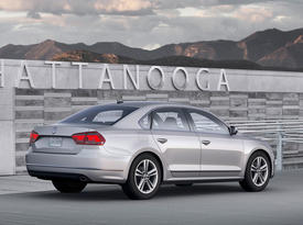 Volkswagen Passat US Version. Зад, правый бок