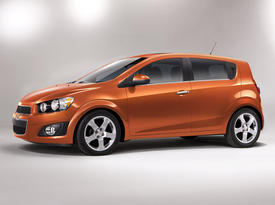 Chevrolet Sonic. Вид сбоку