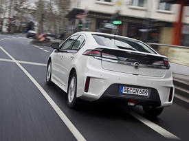 Opel Ampera. Вид сзади