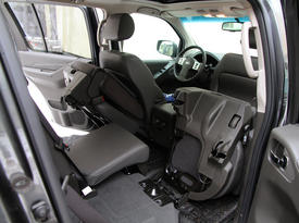 Nissan Pathfinder. Пассажирские сиденья