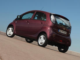 Mitsubishi i-MiEV. Зад-бок