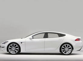 Tesla Model S. Вид сбоку