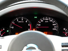 Nissan Pathfinder. Приборная панель