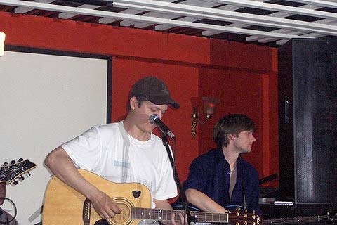 Gallery «Знаки» посвятили песню похмельным мужчинам
