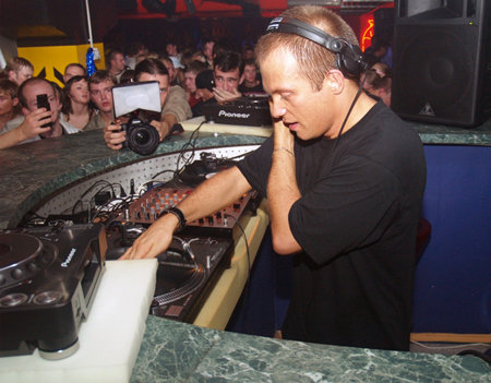 Gallery 13 ноября состоится релиз нового альбома DJ Грува