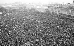 Оппозиция у стен Кремля: как это было 20 лет назад