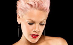 Pink. Фото с сайта pinkspage.com