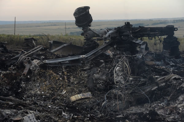 На месте крушения малазийского самолета Boeing 777 в районе города Шахтерск Доне