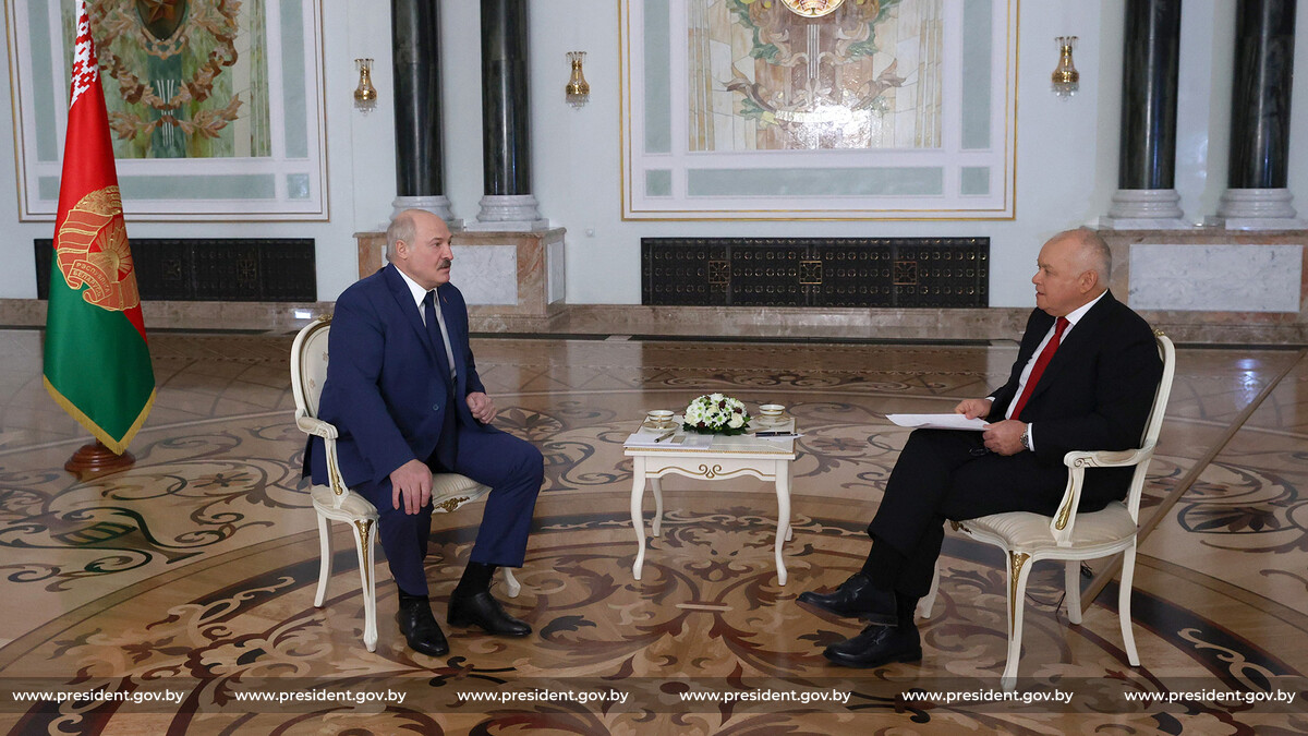 День «победы»: Украина добилась от Лукашенко признания Крыма российским