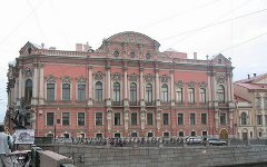 Дворец в Санкт-Петербурге. Фото с сайта apriorico.com