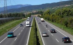 В Швейцарии в результате ДТП пострадали 14 человек; фото с carclub.ru