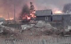 Пожар в поселке Тыгда. Фото пресс-службы ГУ МЧС России по Амурской области