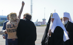 «Секс-покушение» на Патриарха Кирилла. Фото активисток FEMEN