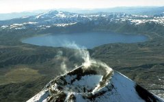 Кратер Карымского вулкана. Фото с сайта wikipedia.org
